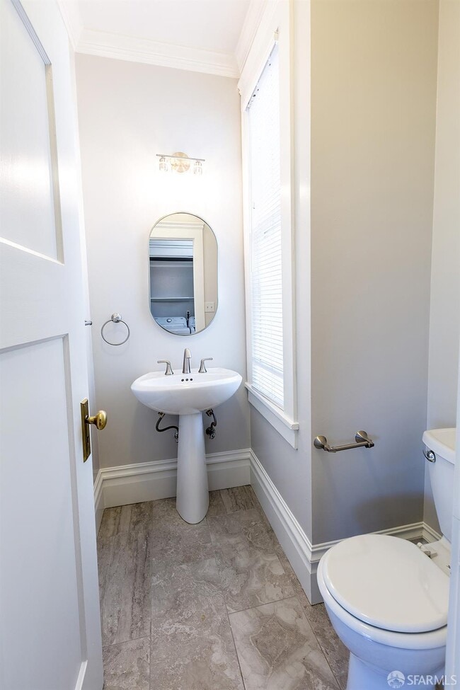 Building Photo - 2759 Union St