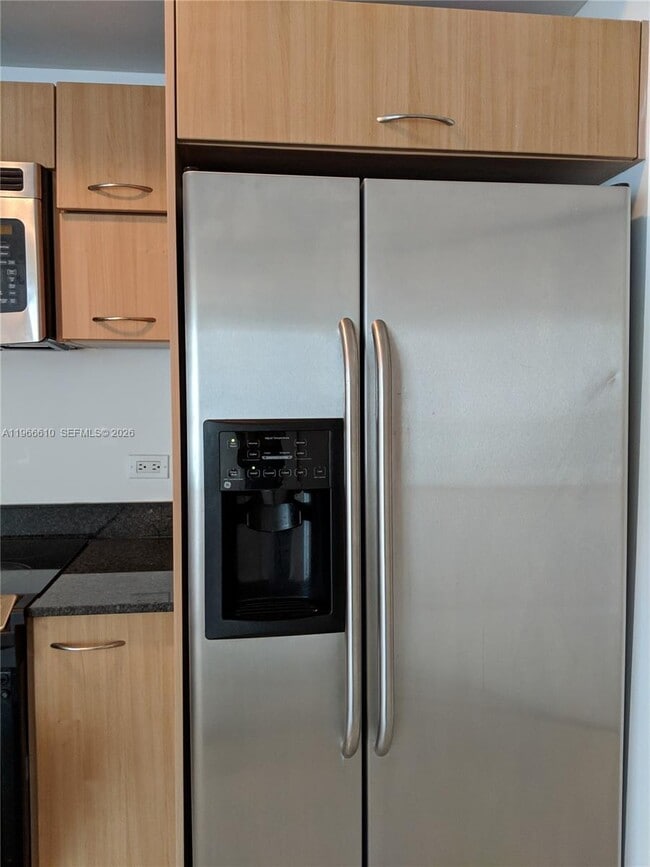 Building Photo - 350 S Miami Ave