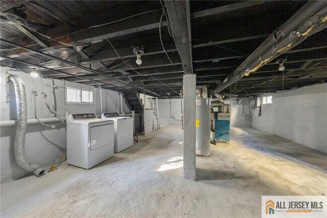 Building Photo - 1608 Brunswick Ave