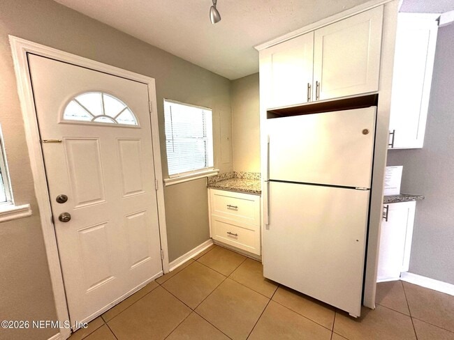 Building Photo - 2514 Peach Dr