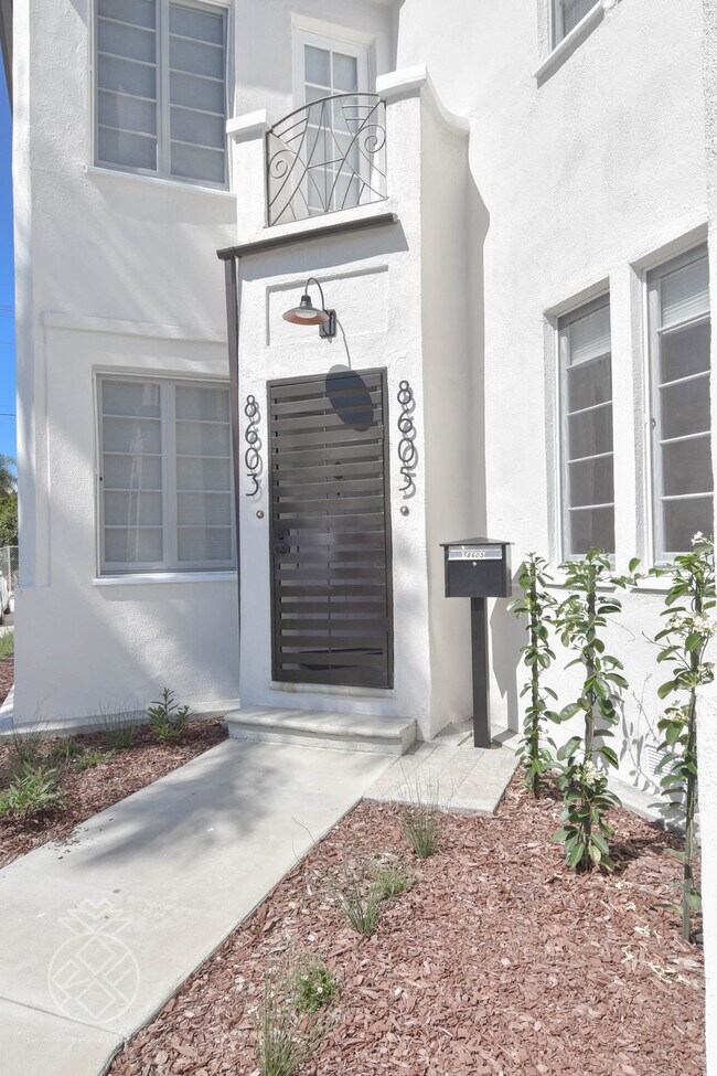Building Photo - 1069 S Holt Ave