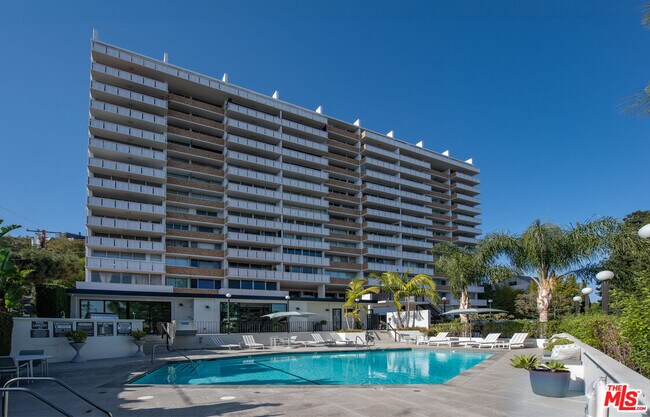 Building Photo - 8787 Shoreham Dr