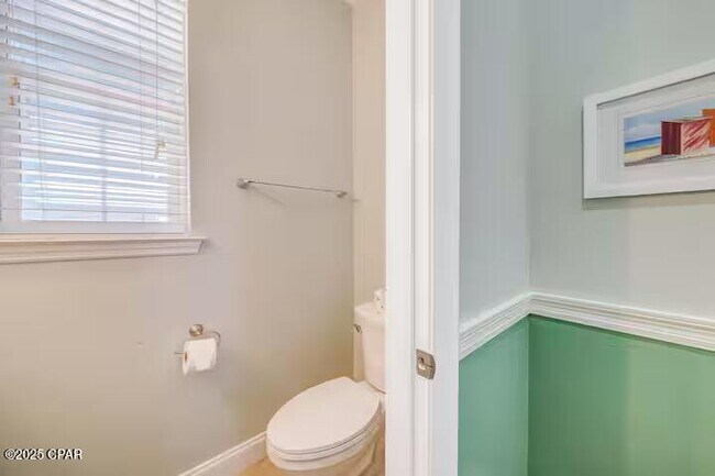 Building Photo - 5405 Thomas Dr