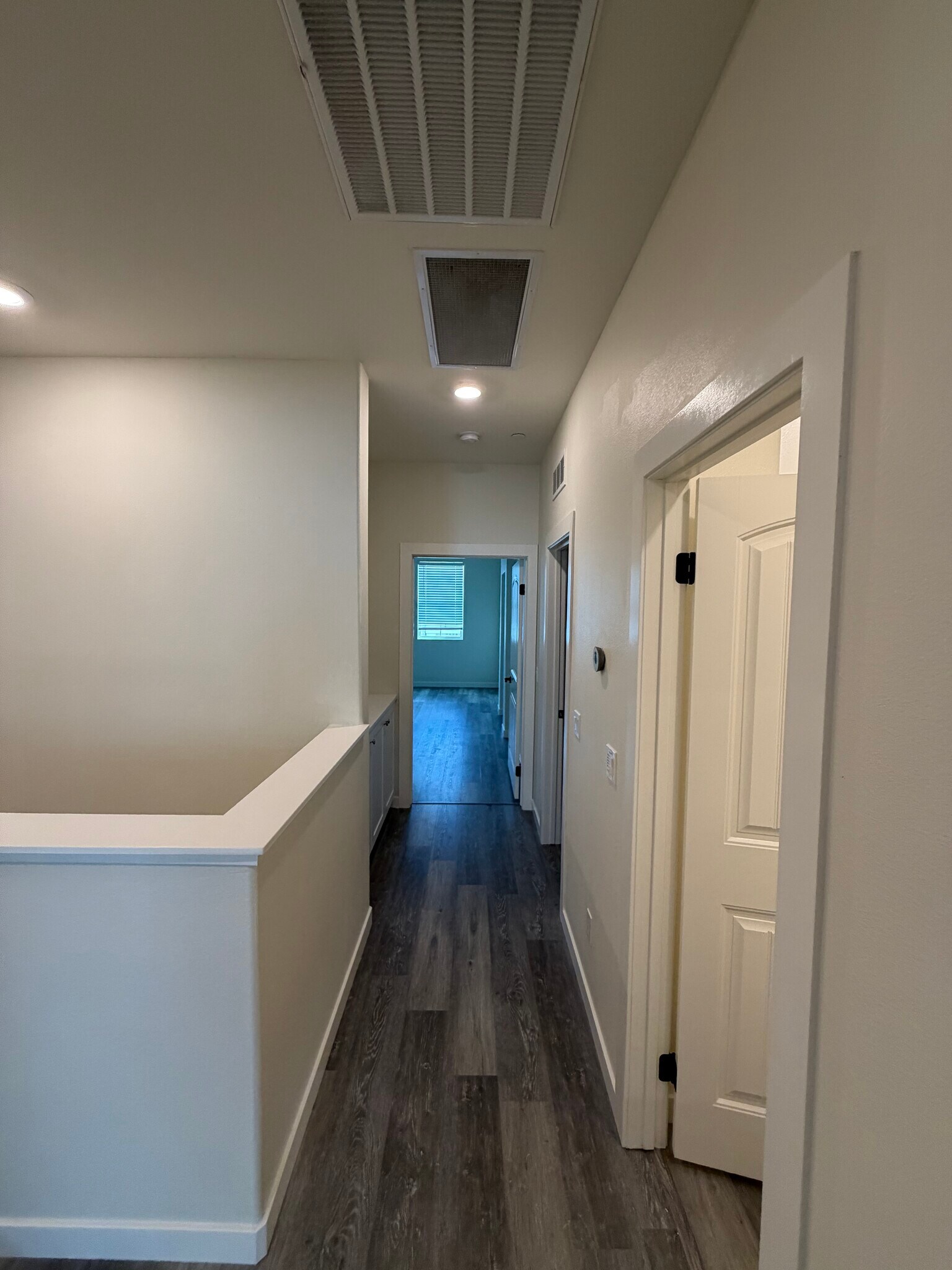 Building Photo - 30383 Town Square Dr