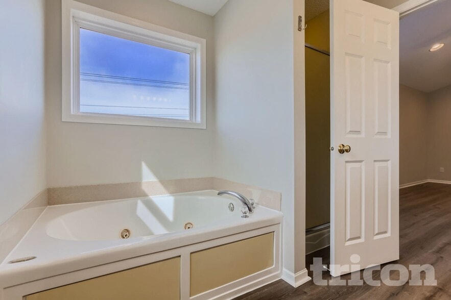 Building Photo - 10065 42nd St NE