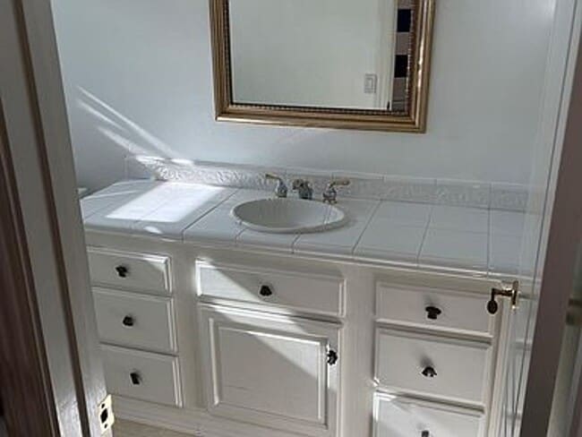 Building Photo - Westlake Village First Neighborhood Cul-De-Sac Home ** Non-Smoking Home/Property**