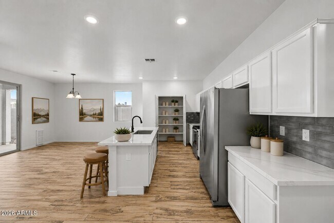 Building Photo - 16664 W Jenan Dr
