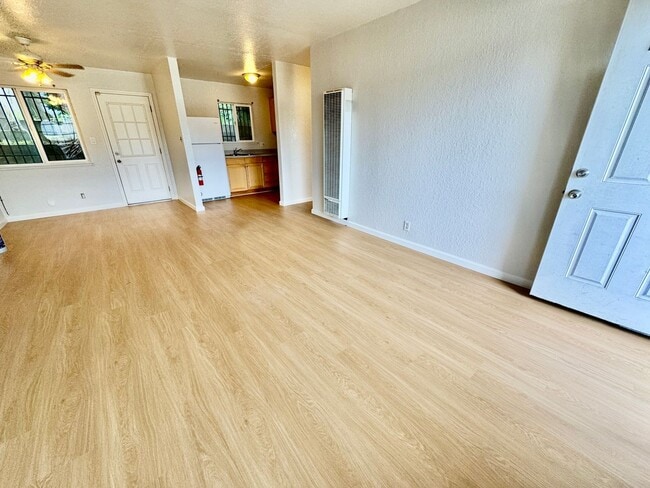 Building Photo - 2863 Brookdale Ave