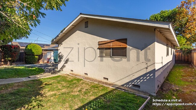 Building Photo - 95 Colleen Way