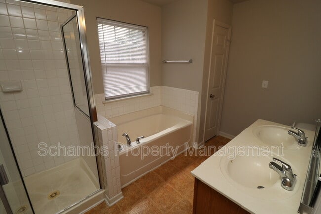 Building Photo - 5110 Neuse Commons Ln
