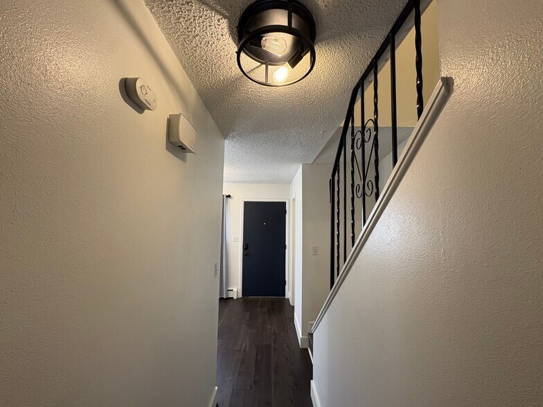 Building Photo - 30 Emery Way