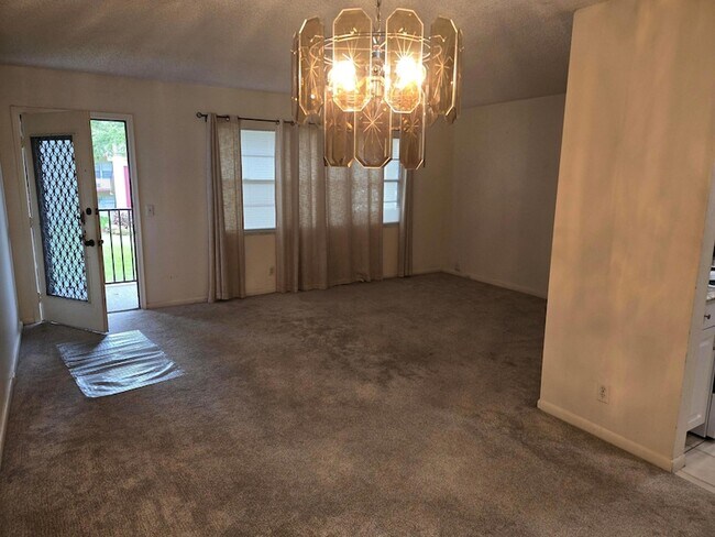 Building Photo - 151 SW 134th Way