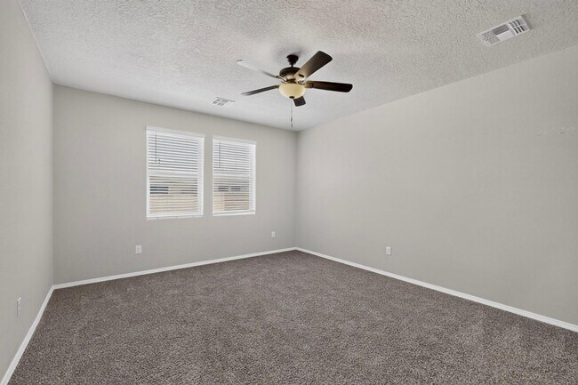 Building Photo - 4847 Mount Salas St NE