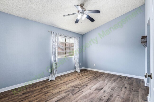 Building Photo - Charming Townhome Living in the Heart of Chandler – Community Pool & Prime Location!