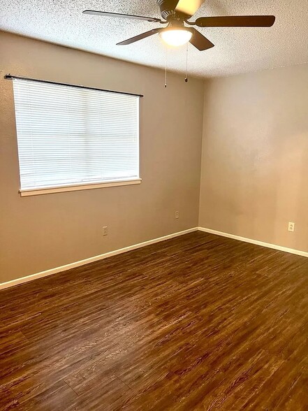 Building Photo - 4817 7th St