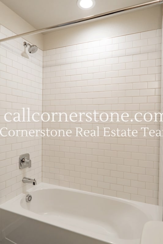 Building Photo - 3683 Levy Pk Dr