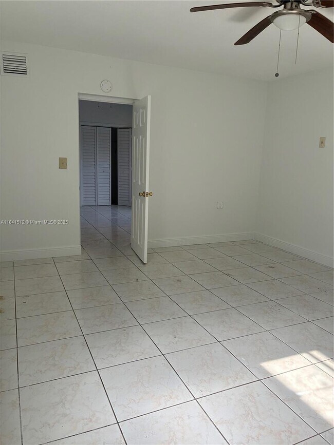 Building Photo - 1774 SW 11th St