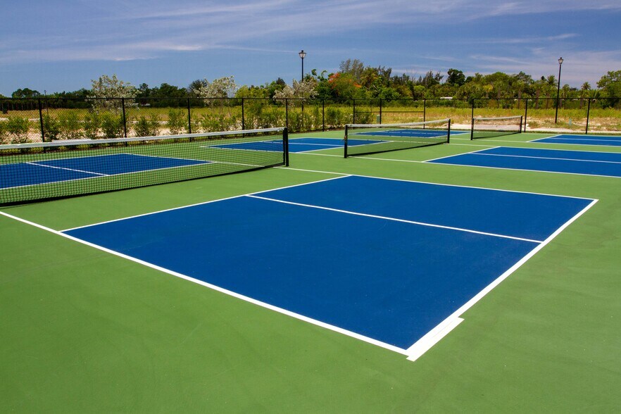 Pickleball Courts - 262 Indies Dr E