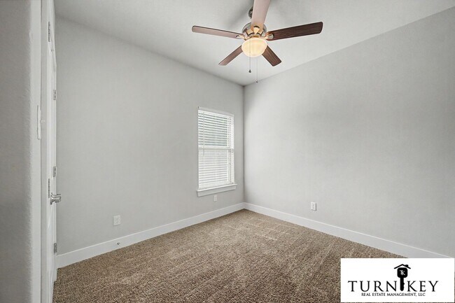 Building Photo - 8037-8039 Arbor