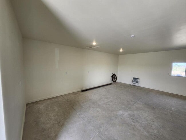 Building Photo - 23802 W McFarlane Rd