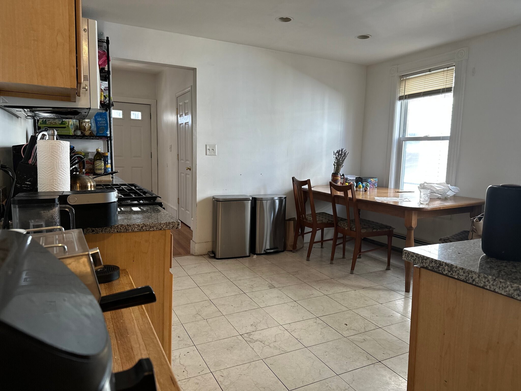 Building Photo - 27 Brackett St