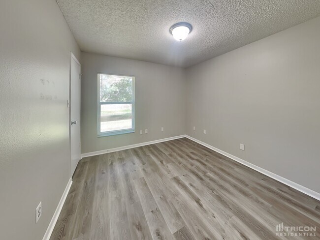 Building Photo - 1507 Crossridge Dr