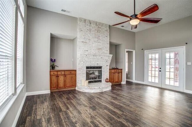 Building Photo - 157 Country Pl Ln