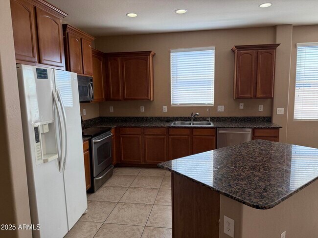 Building Photo - 11752 W Foothill Dr