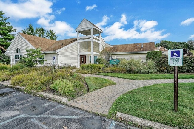 Building Photo - 1220 Whispering Hills Dr