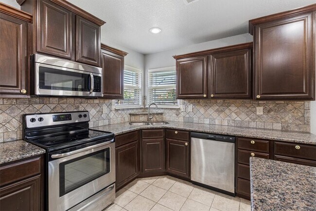 Building Photo - 6210 S 38th St