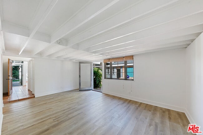 Building Photo - 6328 Frondosa Dr