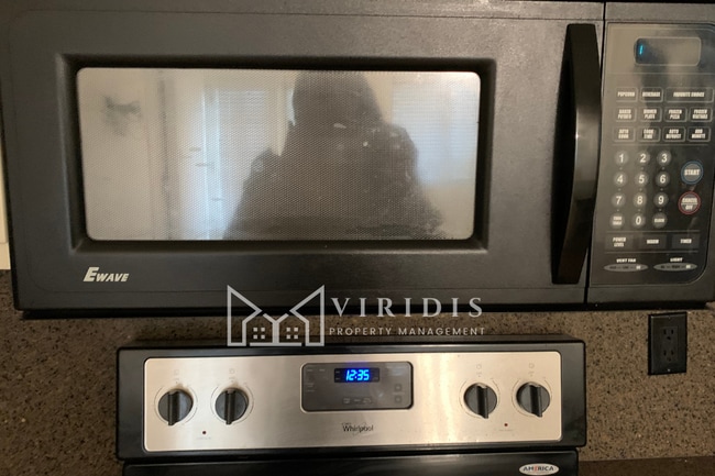 Building Photo - 1001 Mohawk St