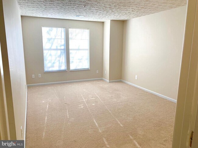 Building Photo - 2450 Apple Blossom Ln