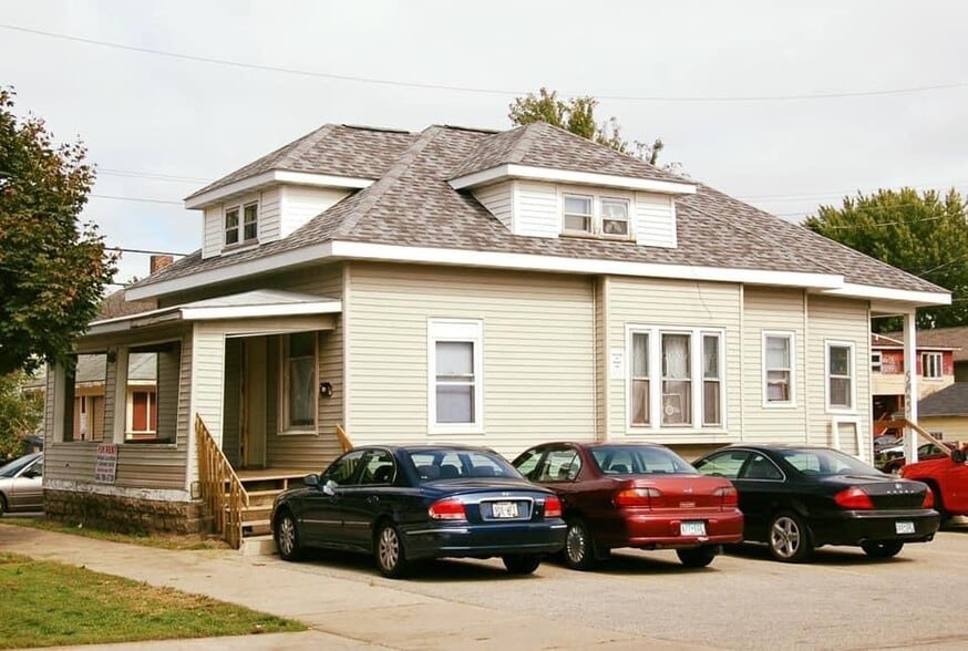 Building Photo - 212 10th St N