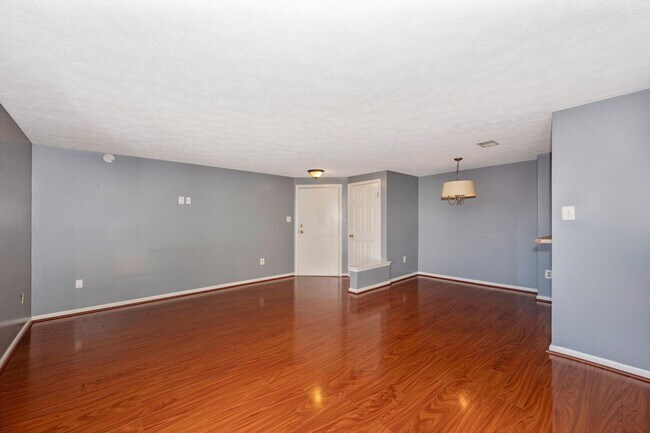 Building Photo - Affordable Condo in Frederick, MD