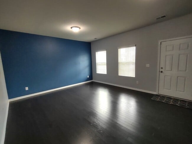 Building Photo - Beautiful Home located in the Clarabella C...