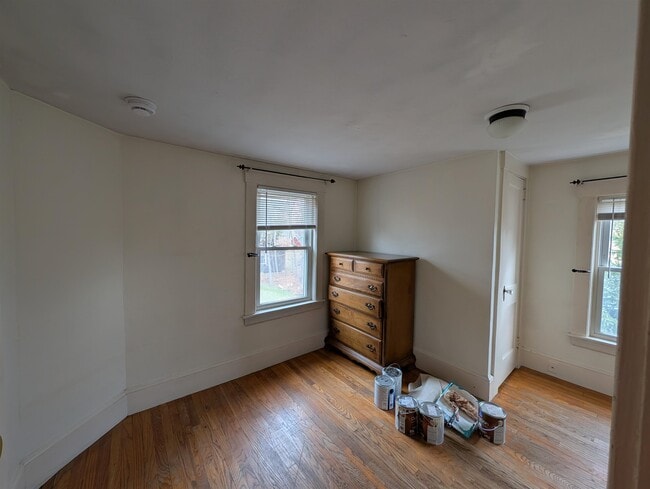 Building Photo - 30 Pleasant St