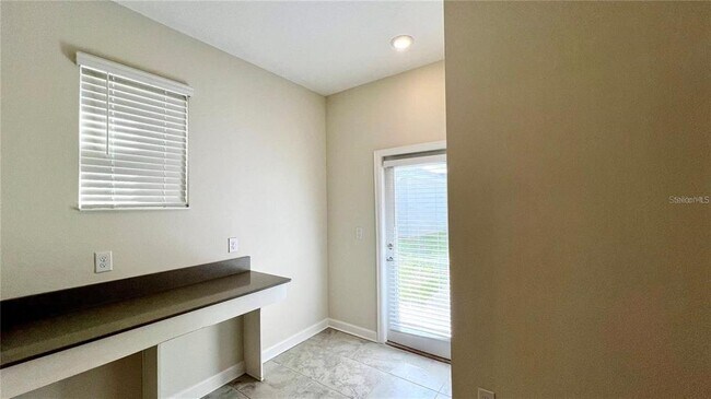 Building Photo - 13071 Inkwell Alley