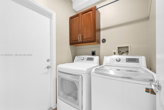 Building Photo - 2784 SW 129th Terrace