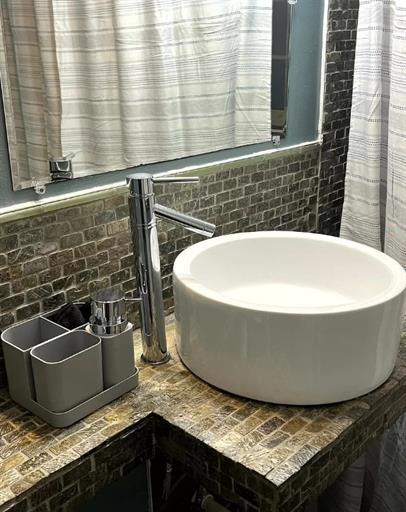 Building Photo - 1740 E Broad St