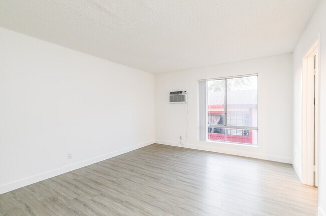 Building Photo - 3710 Midvale Ave