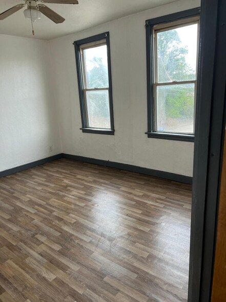 Building Photo - 1101 Evans Ave