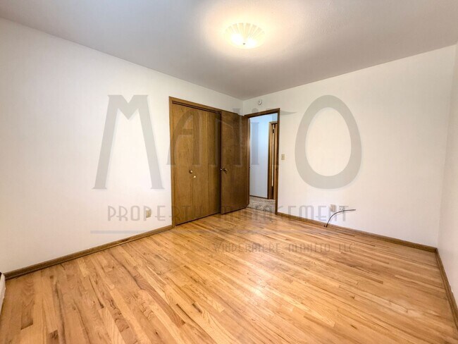 Building Photo - South Hill Red Brick Rancher