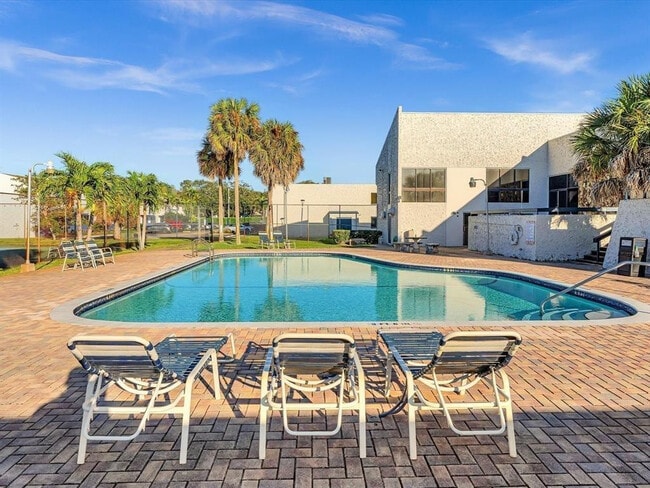 Building Photo - 2609 N 40th Ave