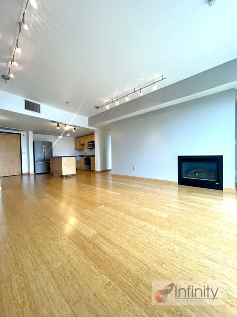 Building Photo - 12600 SW Crescent St