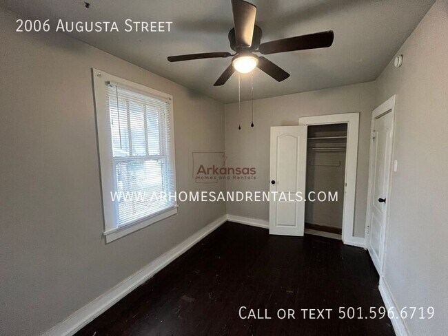 Building Photo - 2006 Augusta St