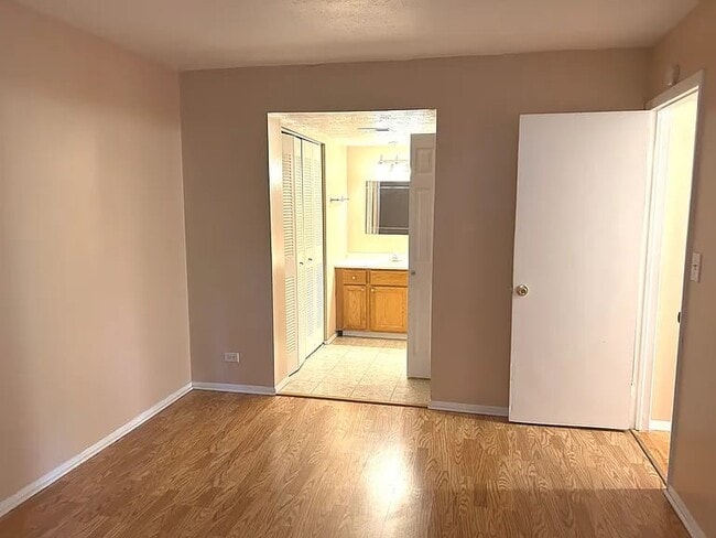 Building Photo - 1964 Kenilworth Cir