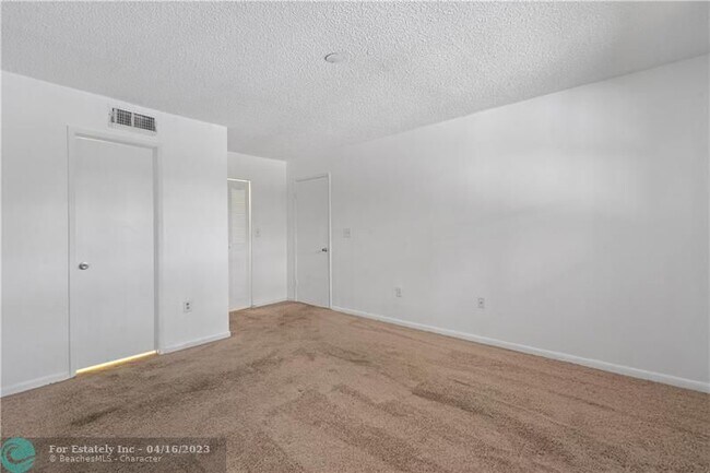 Building Photo - 9995 Nob Hill Ln