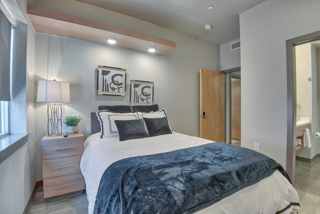 Building Photo - The Vue