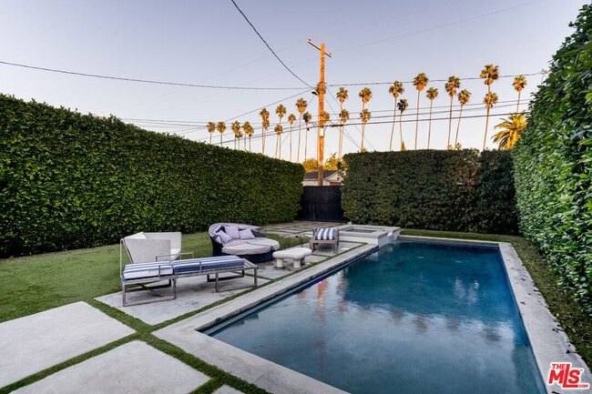 Building Photo - 3438 4th Ave